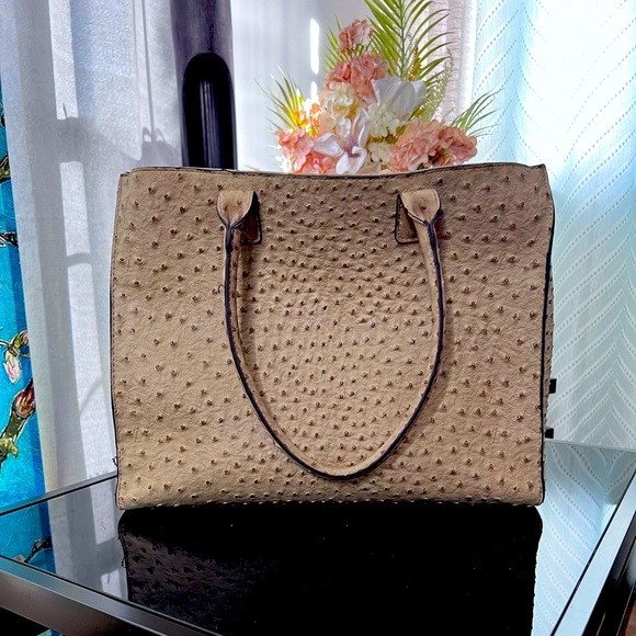 Handbags - Faux ostrich, cream colored, tote bag.